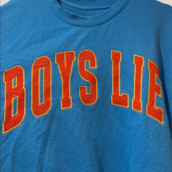 Boys Lie Blue crewneck! Very cozy. Size medium/large - Picture 4 of 4